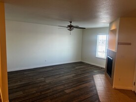 Building Photo - 2445 Cutters Cir