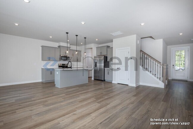 Building Photo - 1220 Tredenham Wy