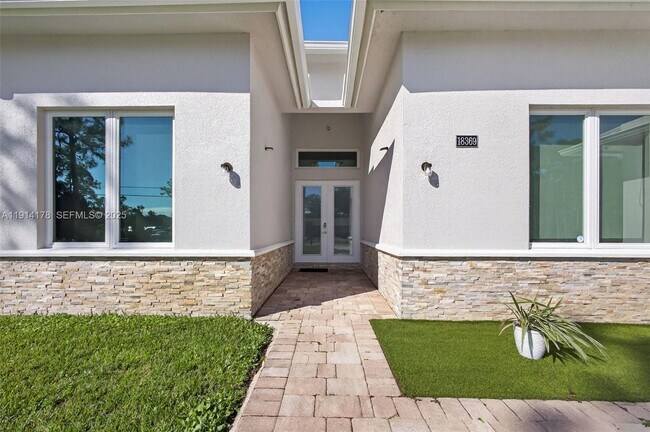 Building Photo - 18369 Mellen Ln