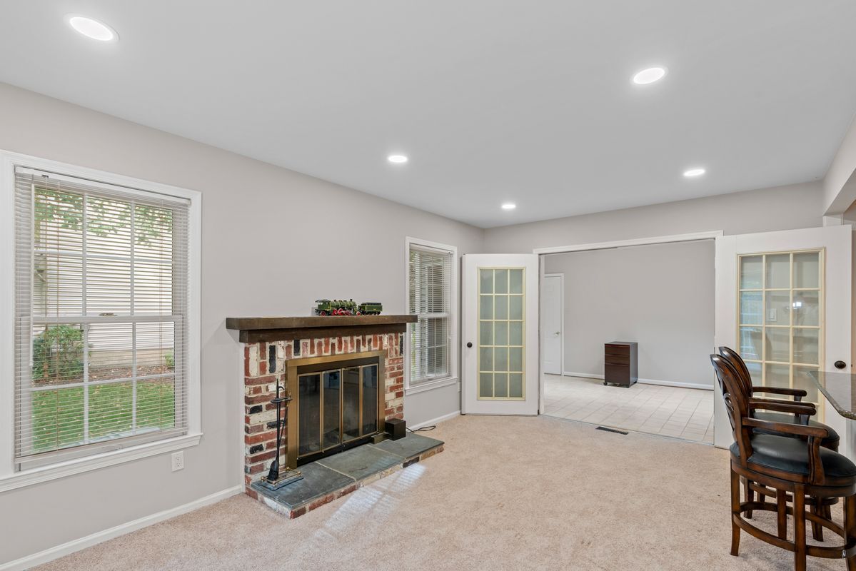 Building Photo - 12037 Stoneford Dr