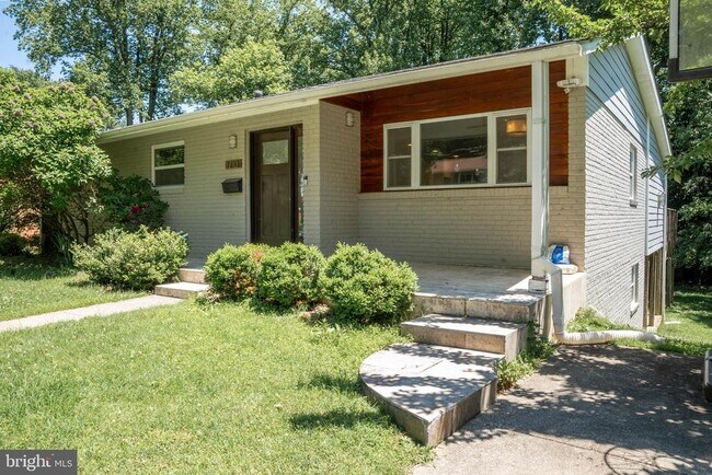 Building Photo - 1710 Mark Ln