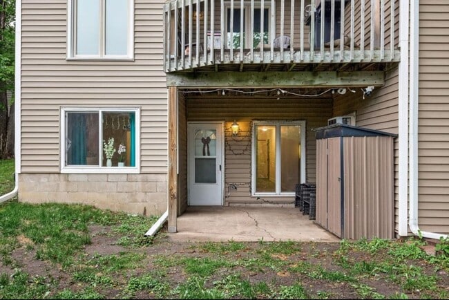 Building Photo - Newly Remodeled 2Bed 1Bath Townhome in Prior Lake!