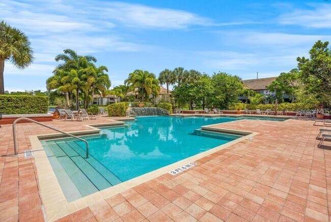 Building Photo - 10263 Gandy Blvd N