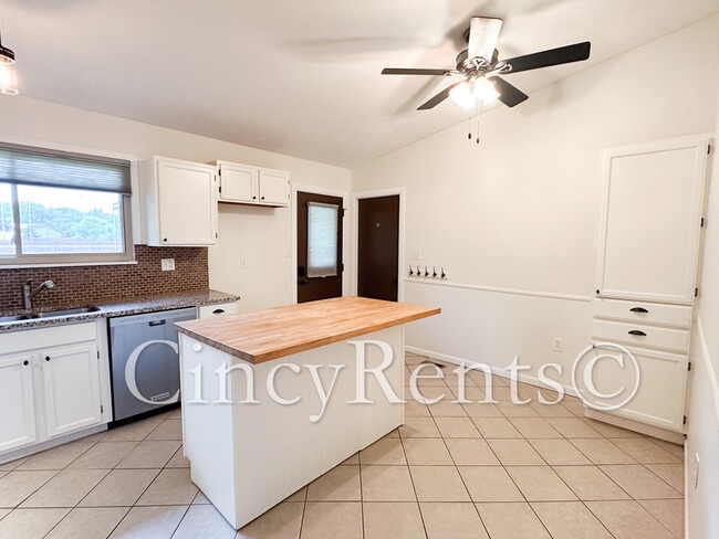 Building Photo - 7436 Wyandot Ln