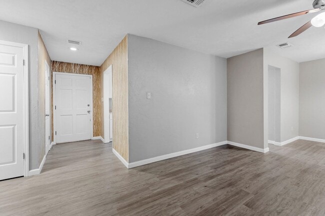 Building Photo - 3001 Eastgate Ct