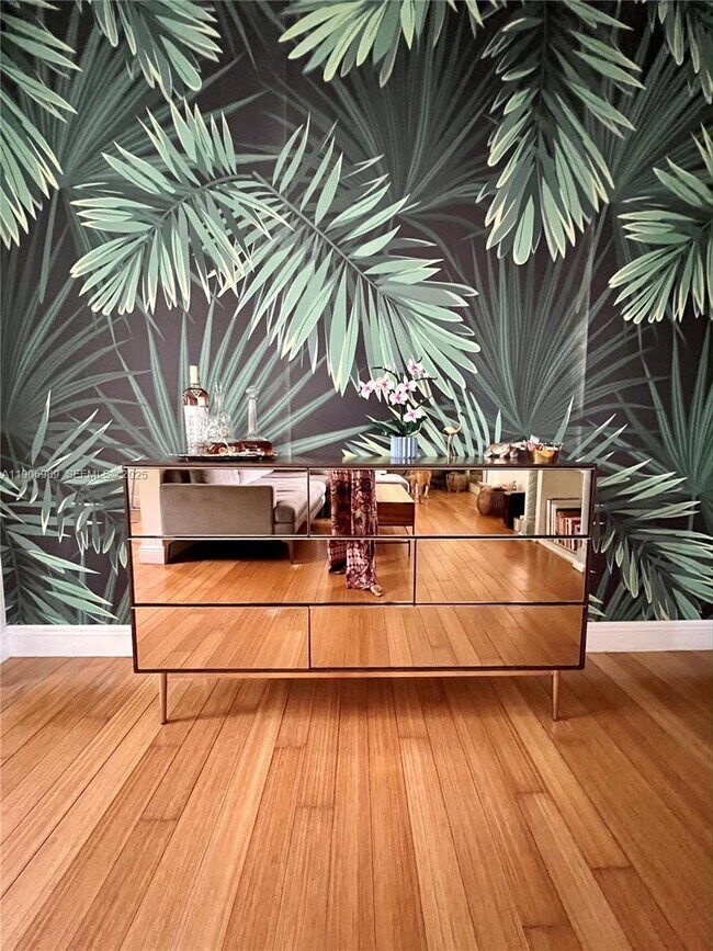 Building Photo - 4812 Pine Tree Dr