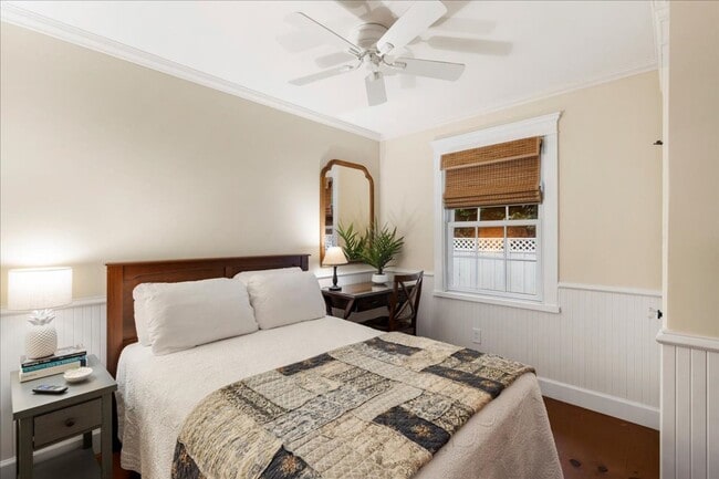 Building Photo - 2 Bedroom, 1 Bath furnished Cottage