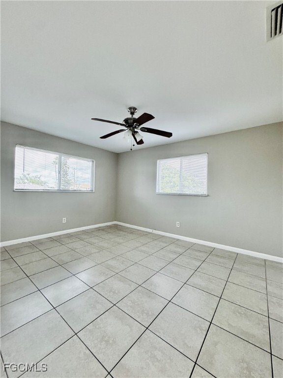 Building Photo - 706 SE 13th Ct