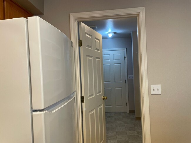 Building Photo - Beautiful and Well Maintained 2 Bed and 2....
