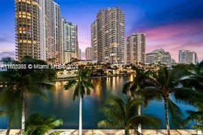 Building Photo - 495 Brickell Ave