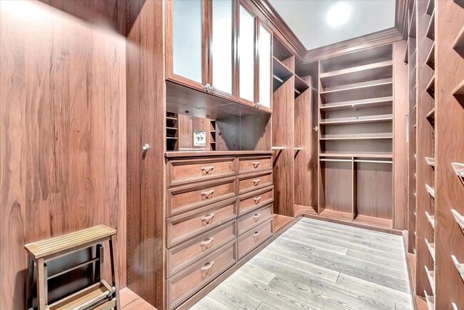 Building Photo - 25644 Queenscliff Ct