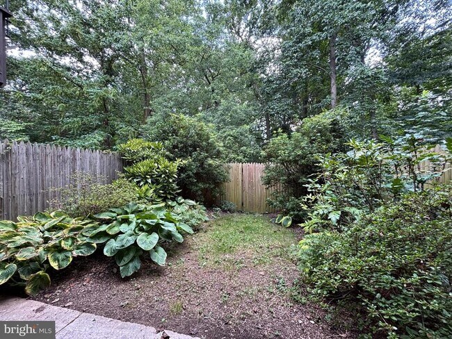 Building Photo - 8022 Inverness Ridge Rd