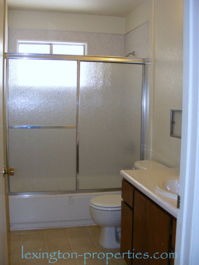 Building Photo - Charming 2BD/1.5BA Home, located in Arden ...