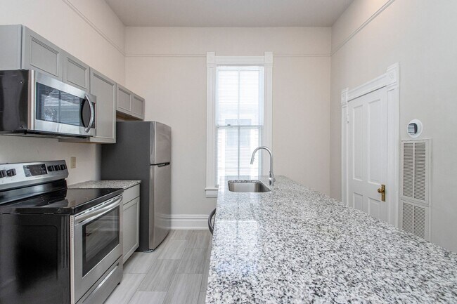 Building Photo - 2 Bed 1 Bath in Downtown Little Rock, AR