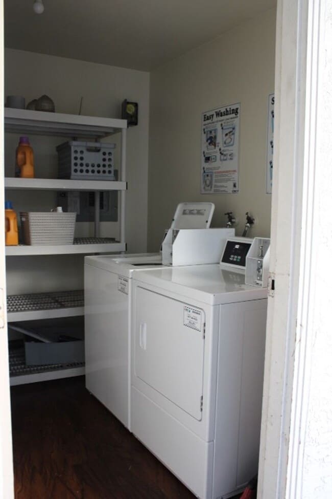 Building Photo - 5234 Sacramento Ave