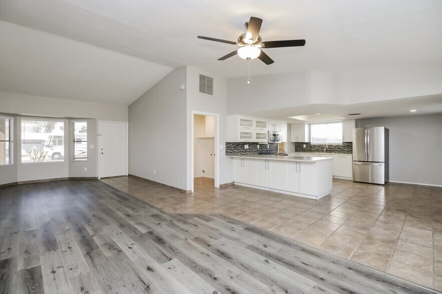 Building Photo - 1811 N Cheri Lynn Dr