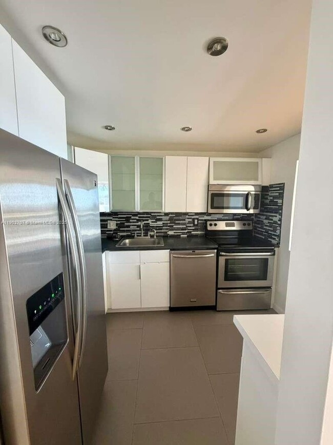 Building Photo - 13499 Biscayne Blvd