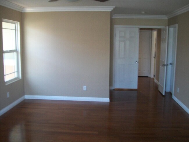 Building Photo - 38227 Lone Tree Ct