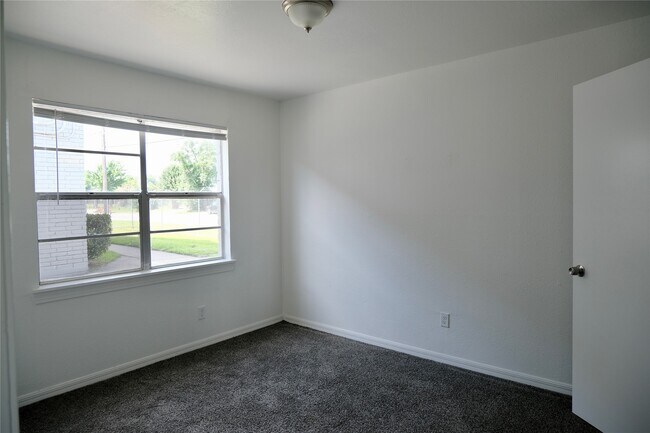 Building Photo - 5602 Market St