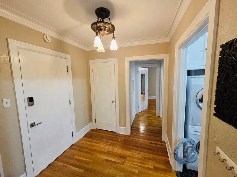 Entry way - 720 6th Ave
