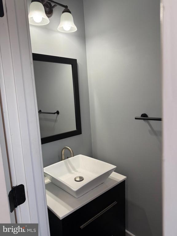 Building Photo - 2913 N St SE