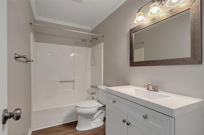 Building Photo - 290 Westland Way SW