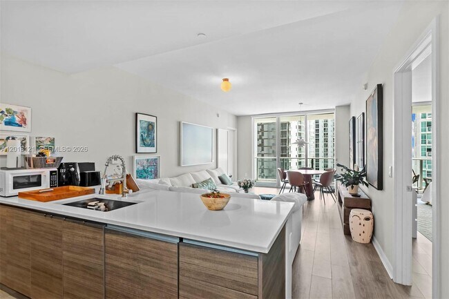 Building Photo - 1100 S Miami Ave