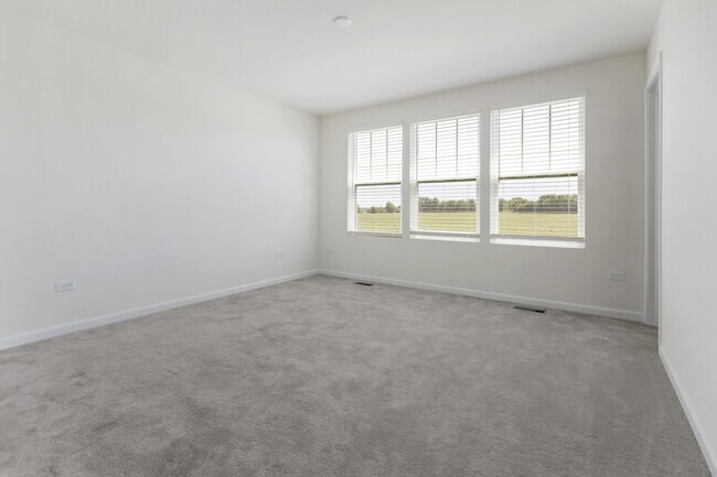 Building Photo - 2260 Horseshoe Cir