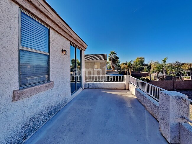Building Photo - 1720 S Valle Verde