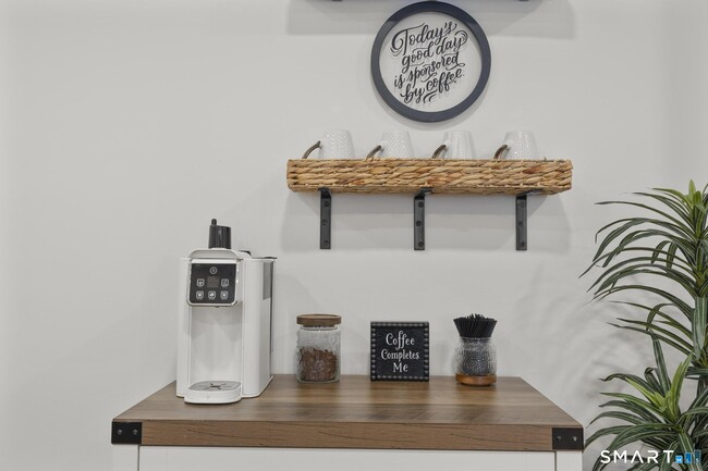 Building Photo - 1742 Boston Post Rd