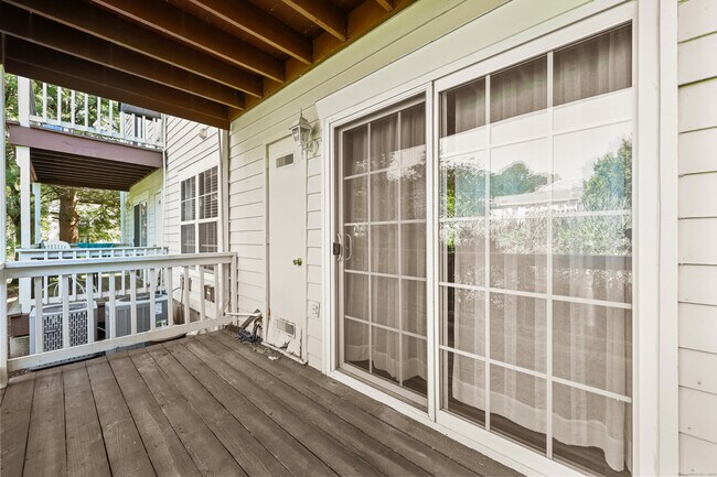 Building Photo - 20 Janet Cir