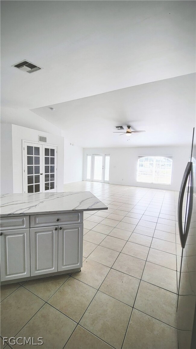 Building Photo - 718 Altair Ave