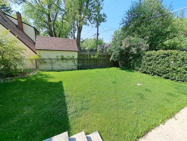 Building Photo - 3 Bedroom home, great location!