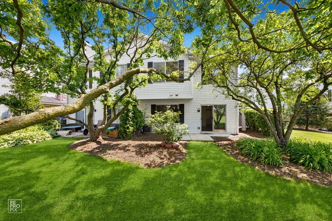 Building Photo - 7922 Knottingham Cir