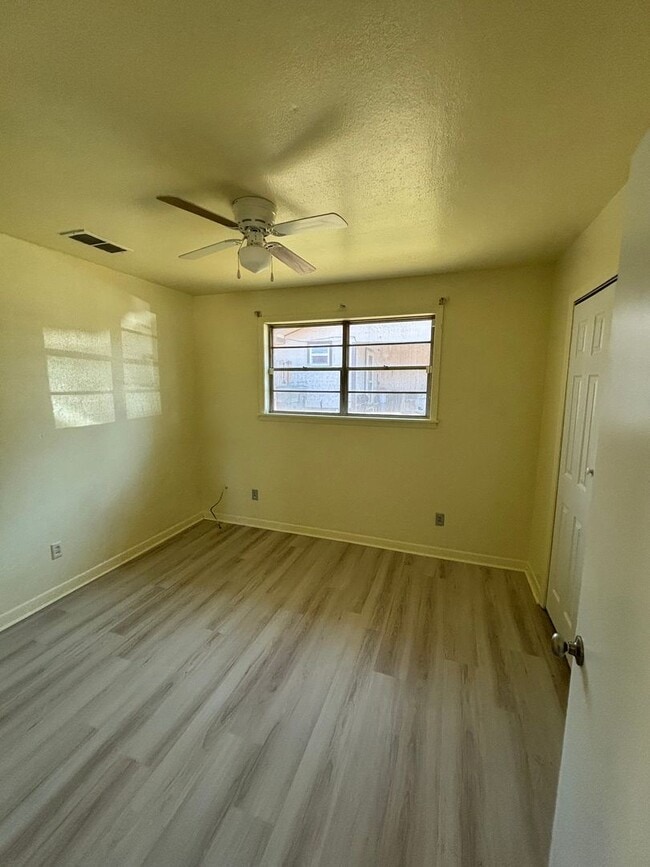 Building Photo - Gorgeous 3 Bedroom Home