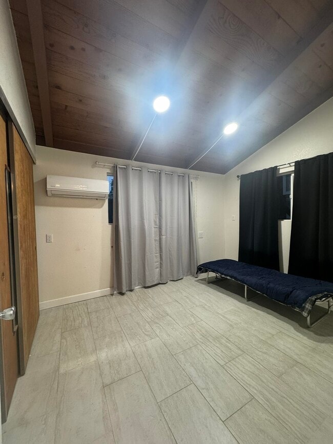 Building Photo - 5116 Sandmound Blvd