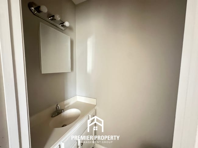 Building Photo - Spacious 4BR Cordova Home w/ Brick Fireplace, 2 Dining Areas & Covered Patio