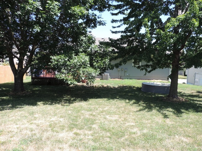 Building Photo - 704 Brookside Dr