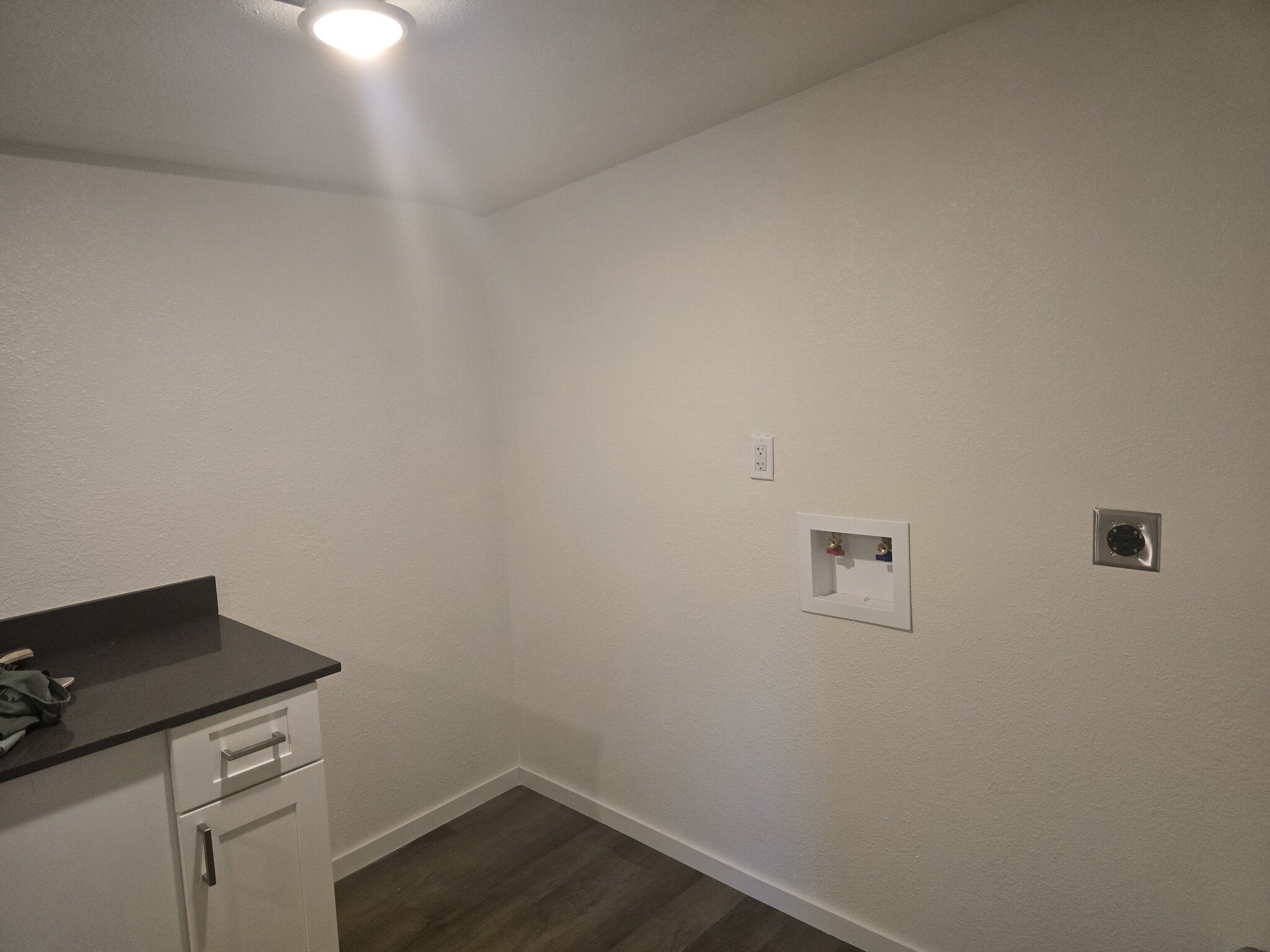 Primary walk in with utility - 804 Avenue E