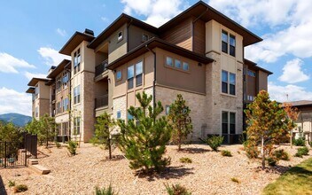 Building Photo - 8630 S Oak Cir