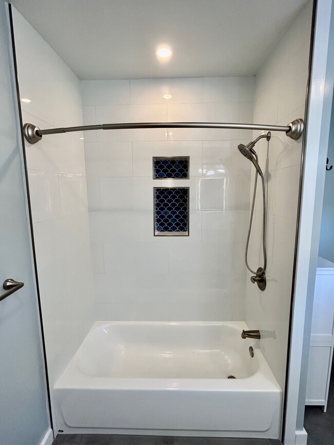 Building Photo - 87-228-228 Holomalia Pl