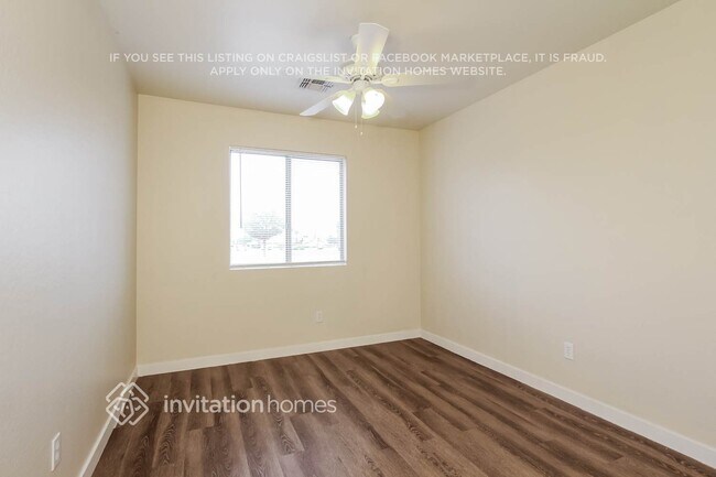 Building Photo - 11232 W College Dr