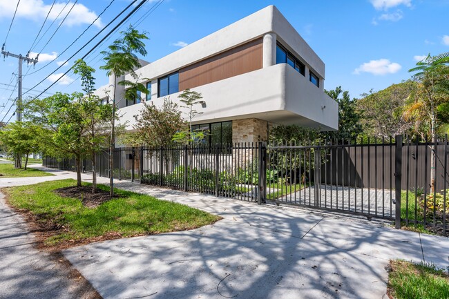 Building Photo - 2330 SW 36th Ave