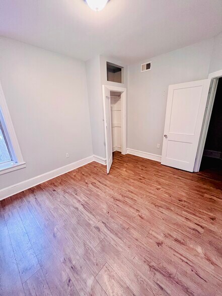 Building Photo - 6020 Catharine St