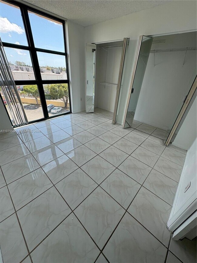 Building Photo - 11800 SW 18th St