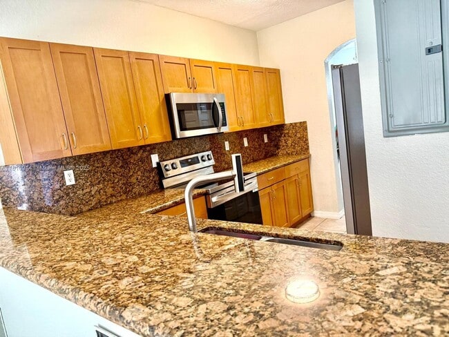 Primary Photo - 4902 SW 141st Ave