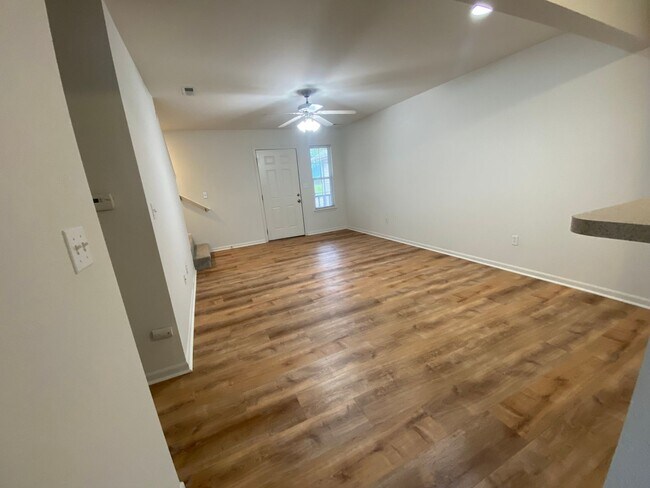 Building Photo - Spacious 4-Bedroom Home with 2-Car Garage in Columbia, MO