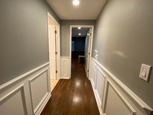 Building Photo - 10408 Summer Holly Cir