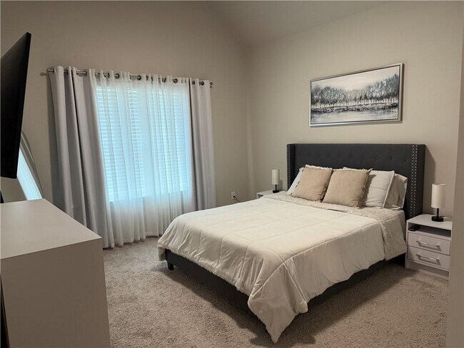 Building Photo - 389 Paxton LN