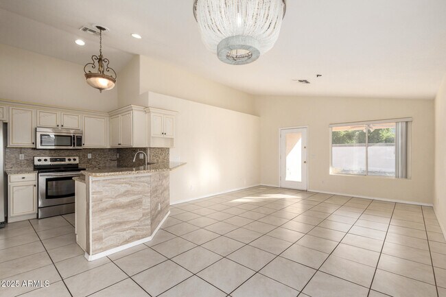 Building Photo - 8103 W Tonto Ln